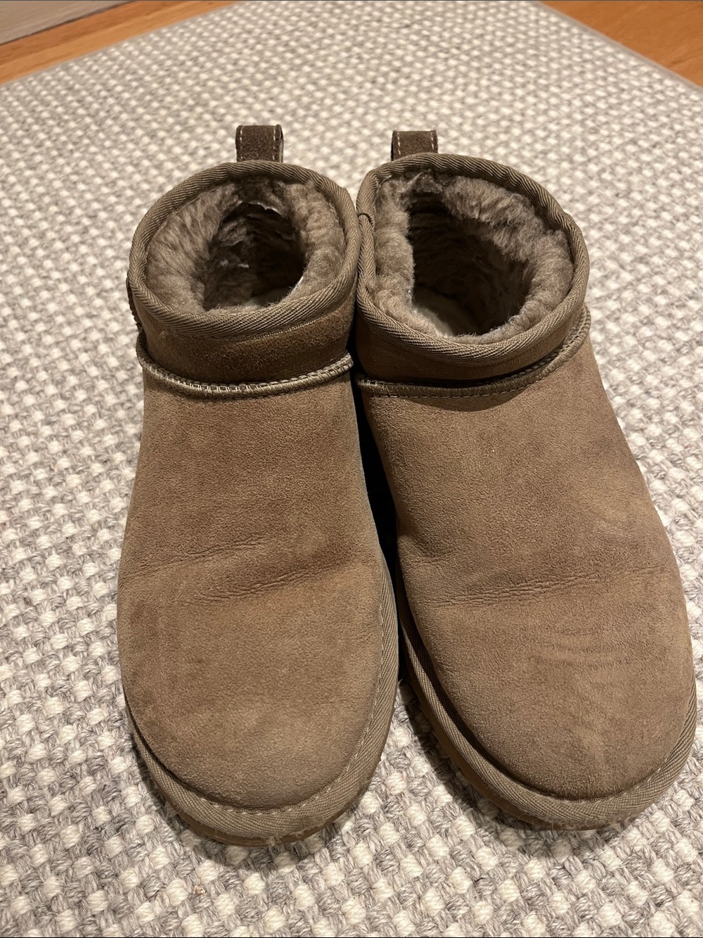 UGG Classic Ultra Mini Suede Shearling Boots Taupe Brown Size 8